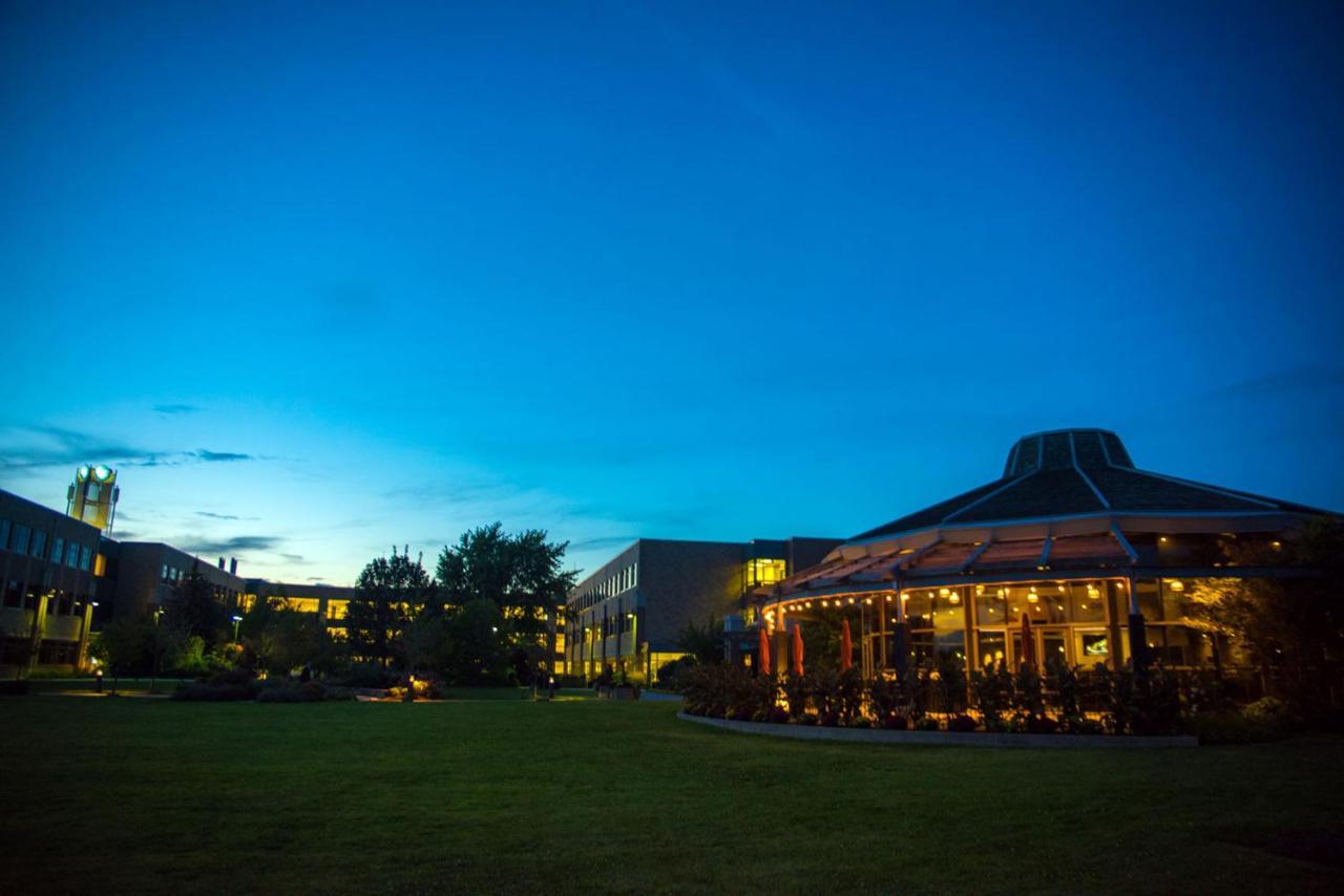 Residence & Conference Centre - Niagara-On-The-Lake Sainte-Catherine Exteriör bild